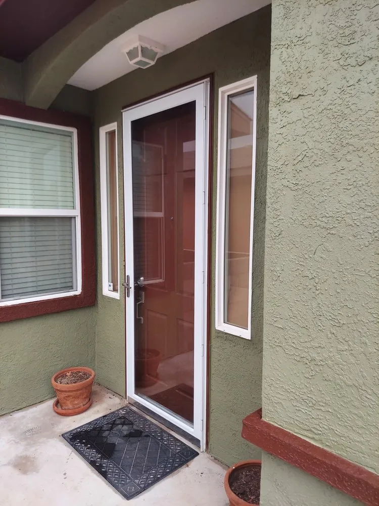 Slide of Jemmzzoo Services