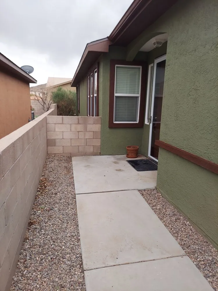 Slide of Jemmzzoo Services