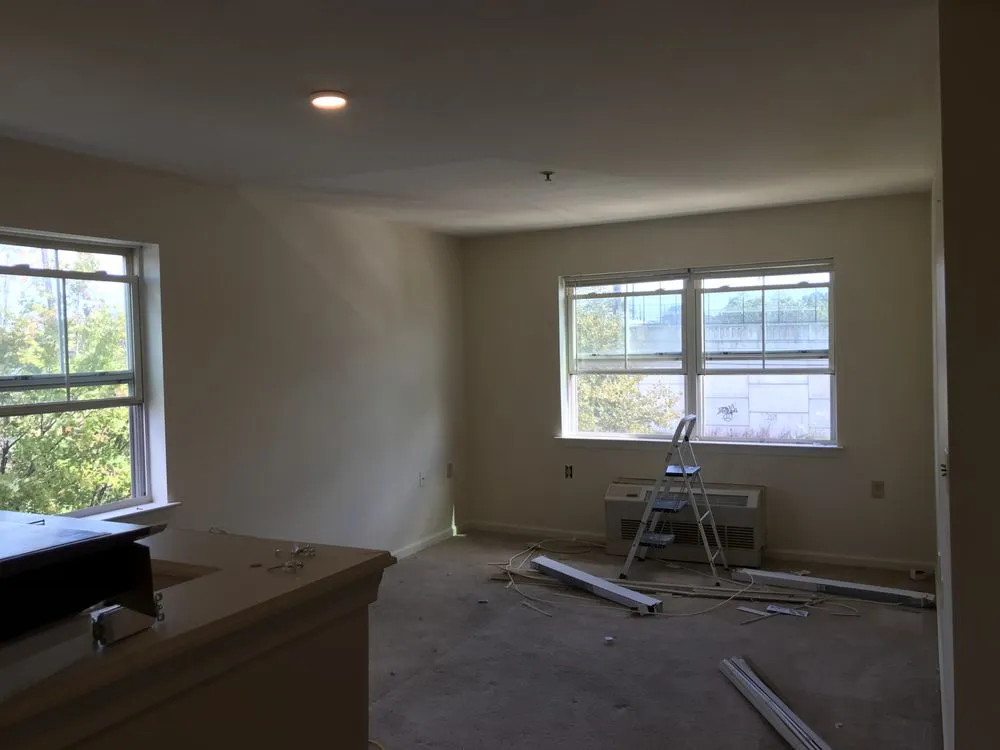 Emergency outlet and switch repair service in West Trenton, NJ - Jeremiak Alford