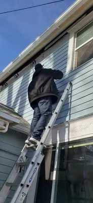 Jesse's Everything Service's Logo