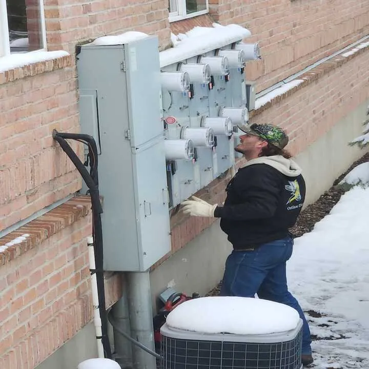 Slide of JessiJames Outlaw Electric