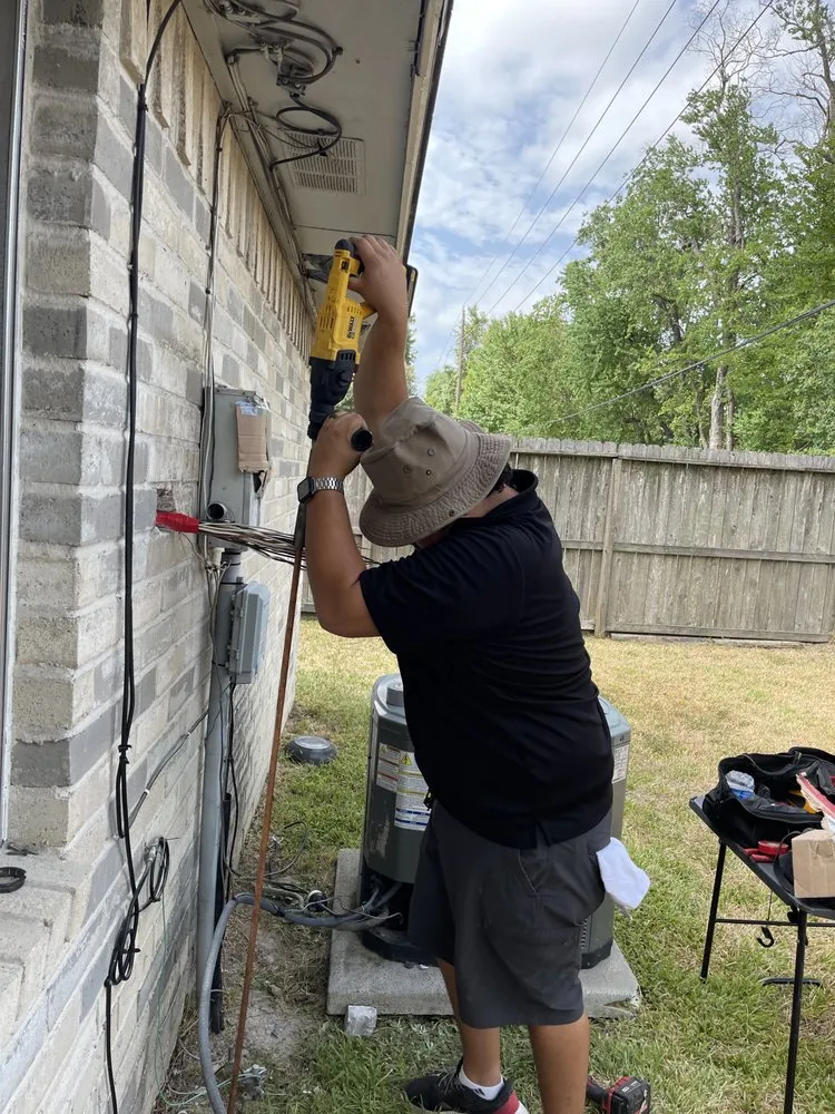 Expert outlet and switch repair service in ,  - Jesus Name Electric