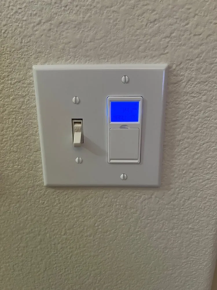 Certified electrician providing circuit breaker repair in Mililani, HI - Jet’s Electrical