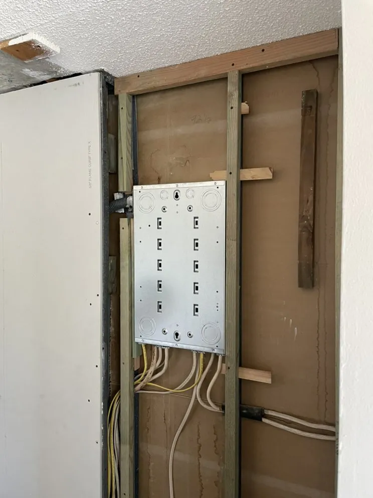 Trusted electrician providing panel upgrade in Mililani, HI - Jet’s Electrical