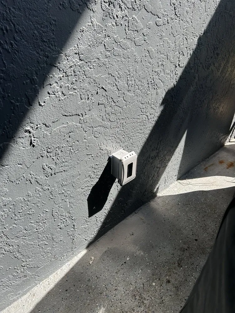 Slide of J&G Electrical Solution llc