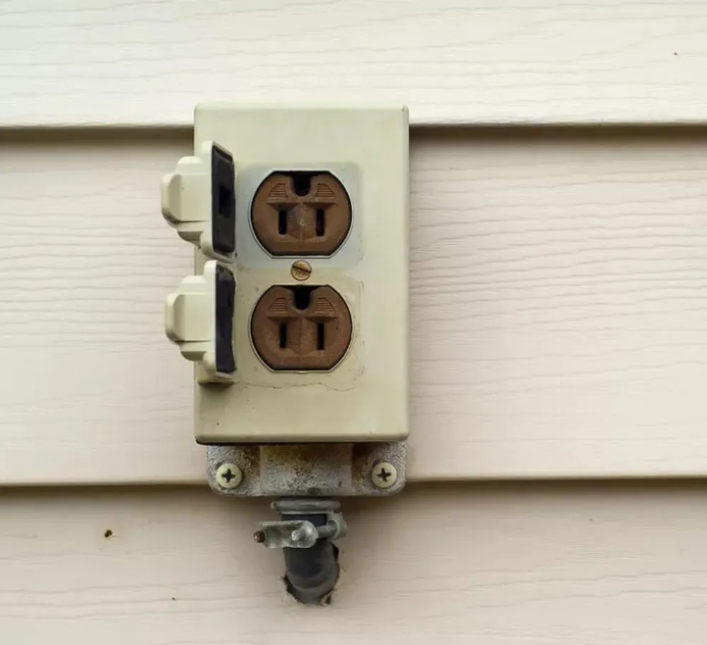 Slide of J&G Electricians