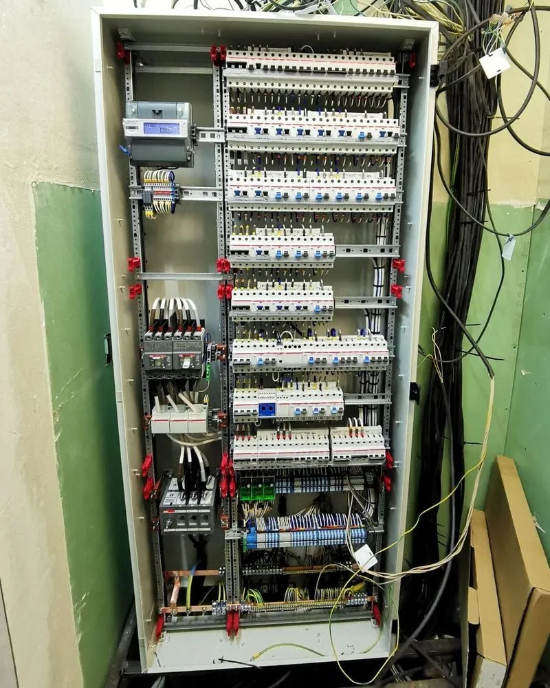 Slide of J&G Electricians