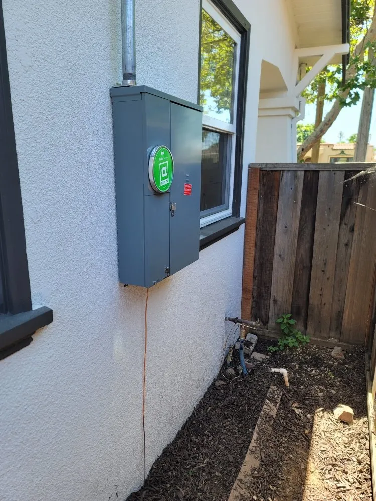 Slide of JG Power Solutions