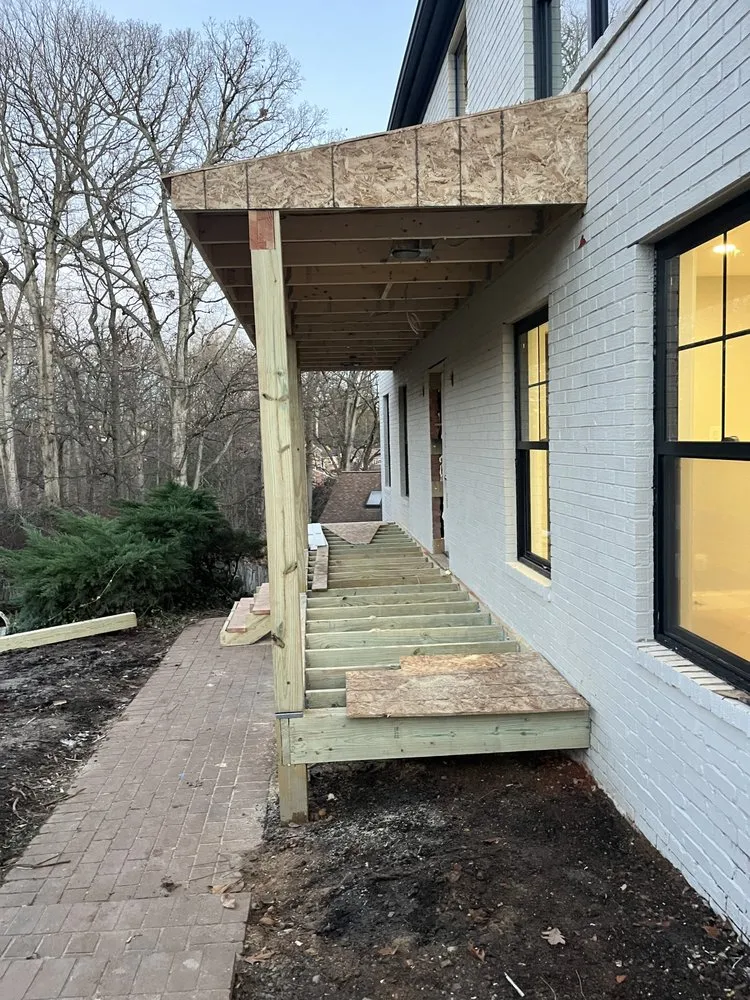 Expert electrician providing circuit breaker repair in , 