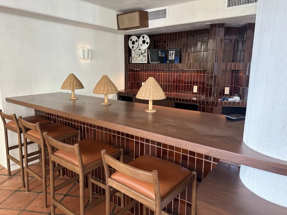 Slide of JHV ELECTRIC