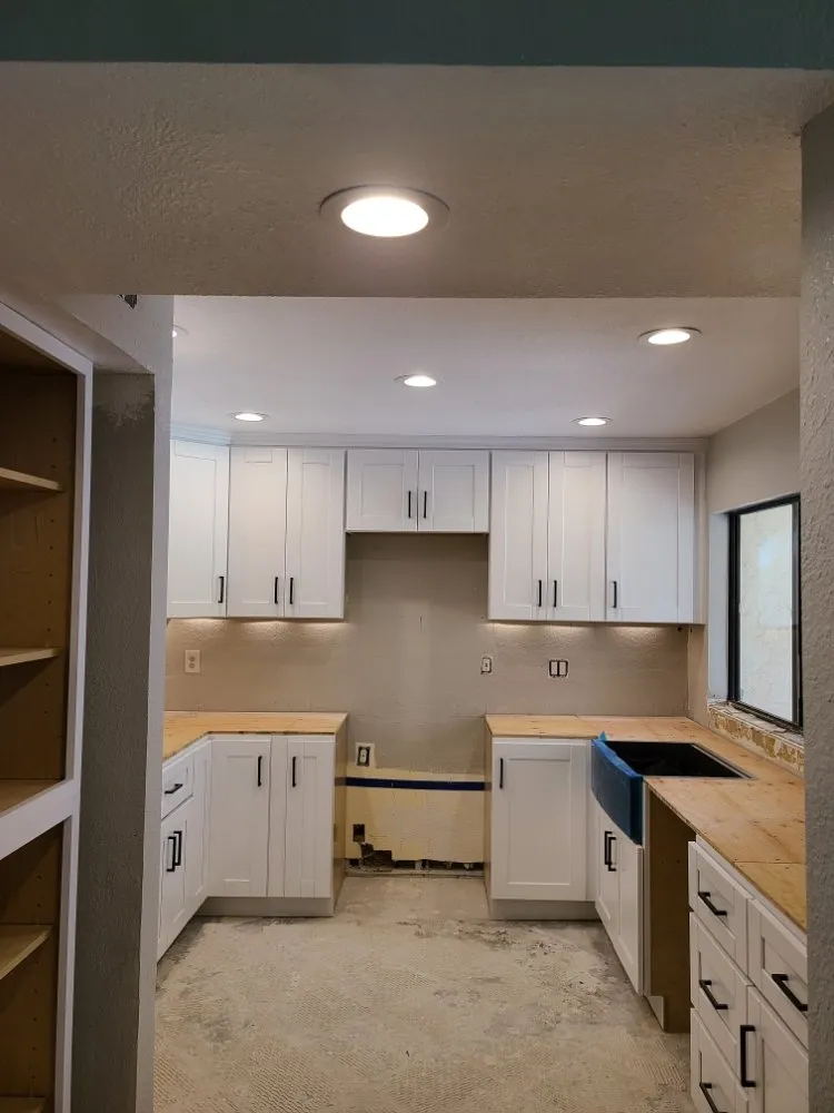 Slide of JHVELECTRIC.CORP