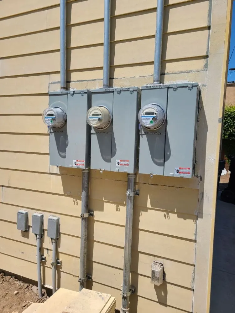 Slide of JHVELECTRIC.CORP