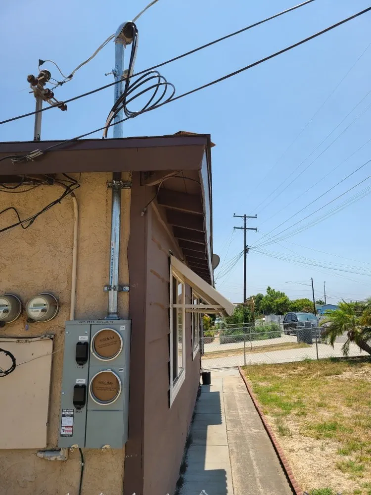 Slide of JHVELECTRIC.CORP