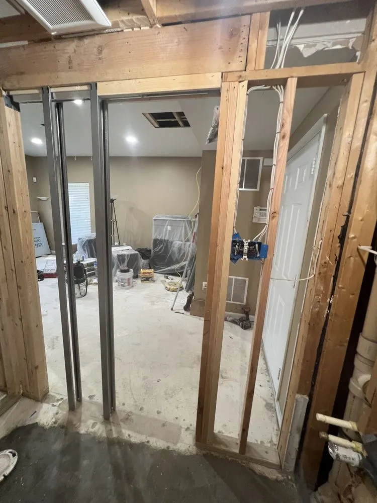 Slide of Jilmer Handy serves