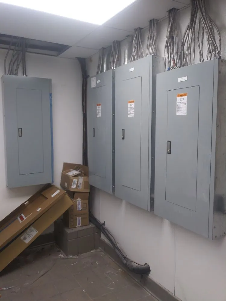 Slide of Jimmy J Electric