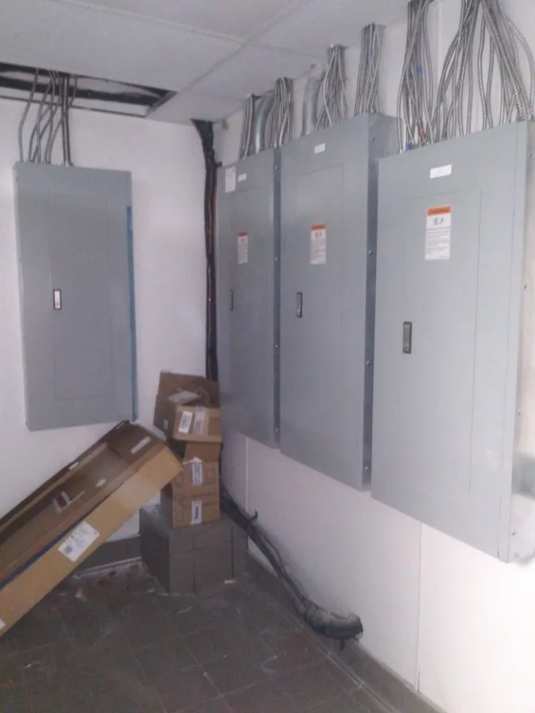 Slide of Jimmy J Electric