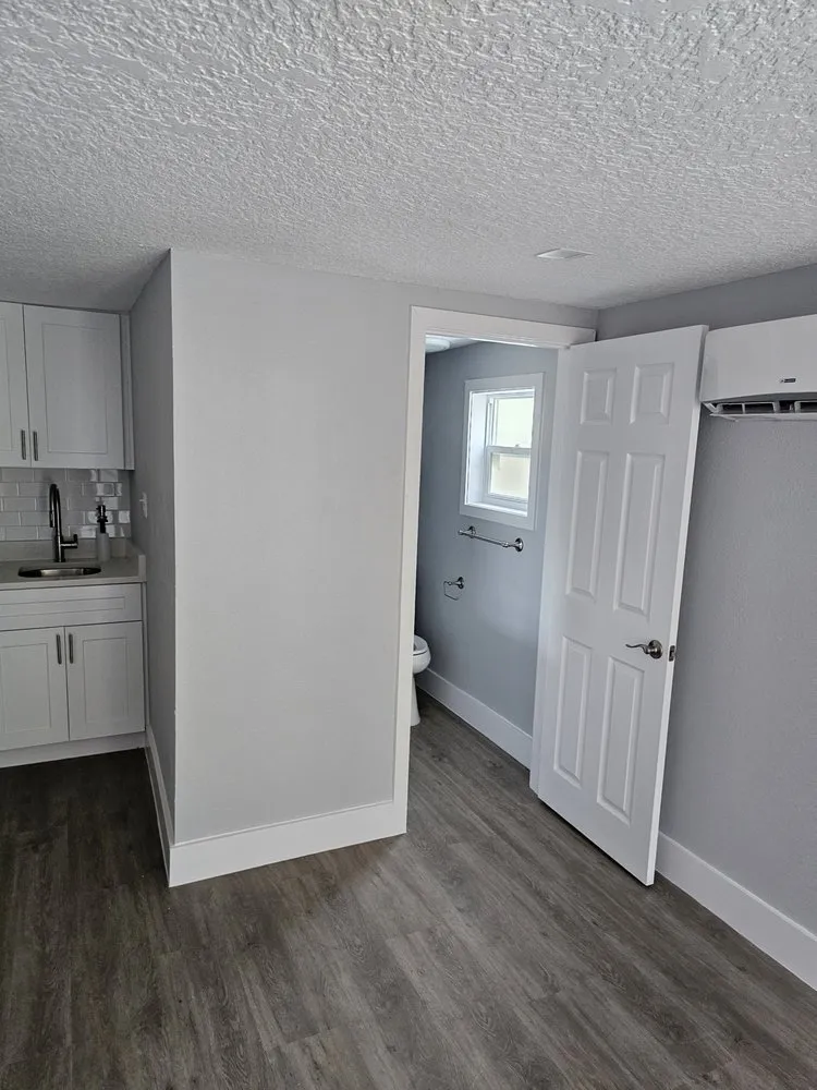 Affordable electrician providing wiring installation in , 