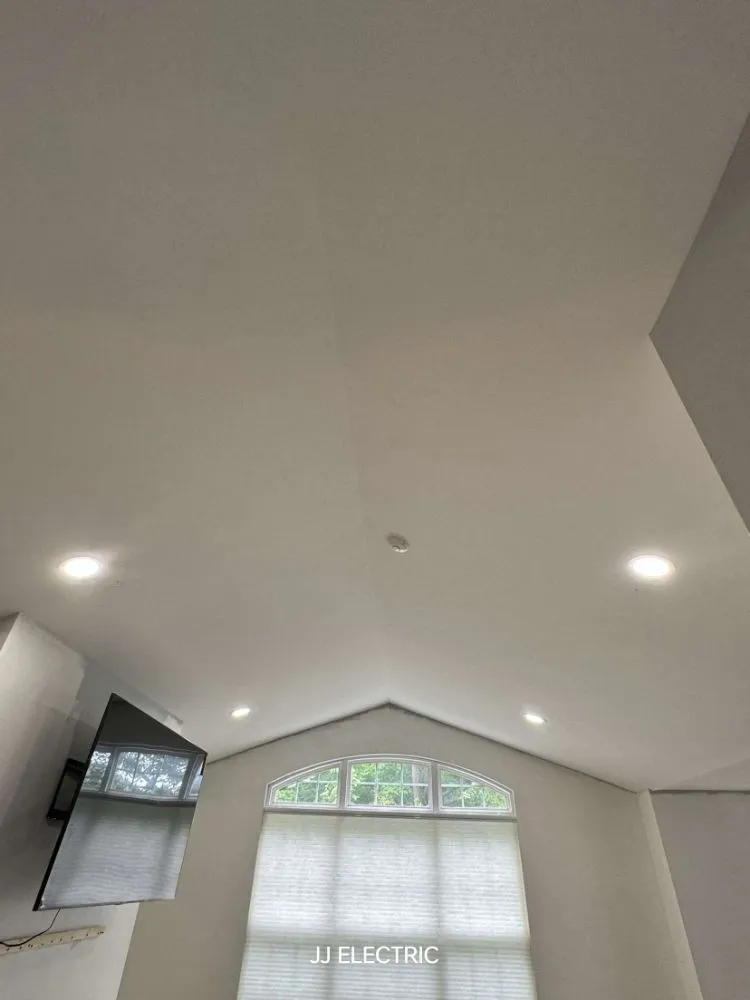 Slide of JJ Electric