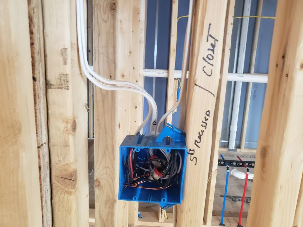 Slide of Jluis Electric