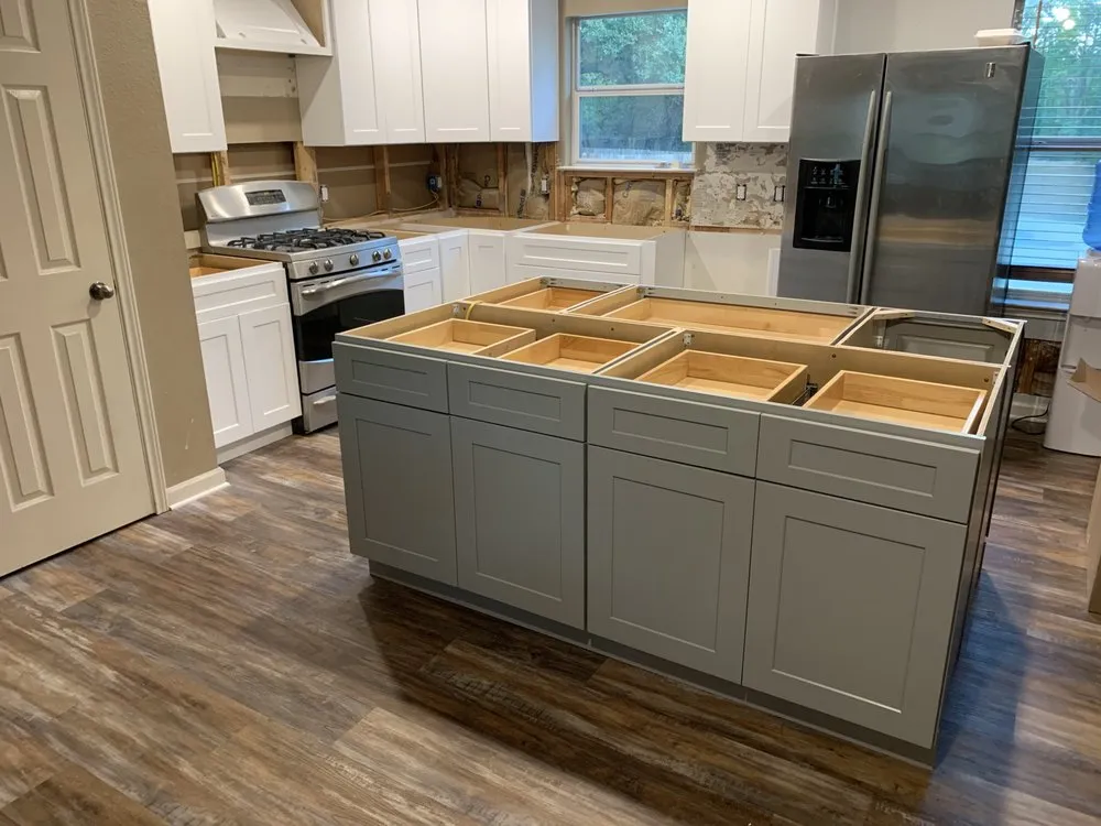 Affordable electrician providing circuit breaker repair in , 