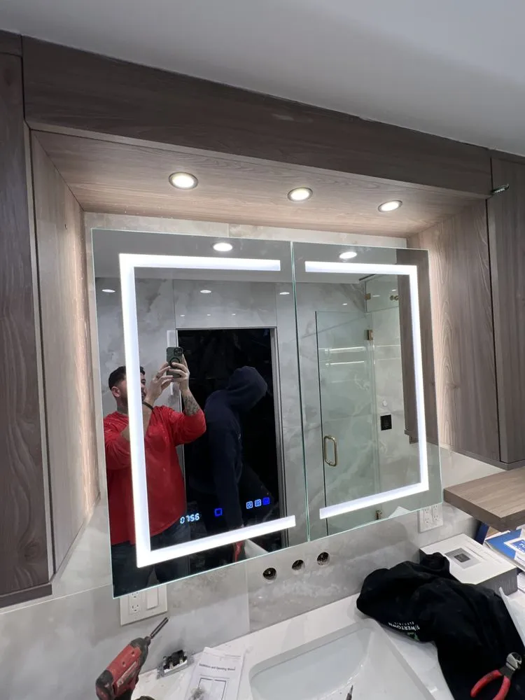 Certified electrician providing emergency electrical service in , 