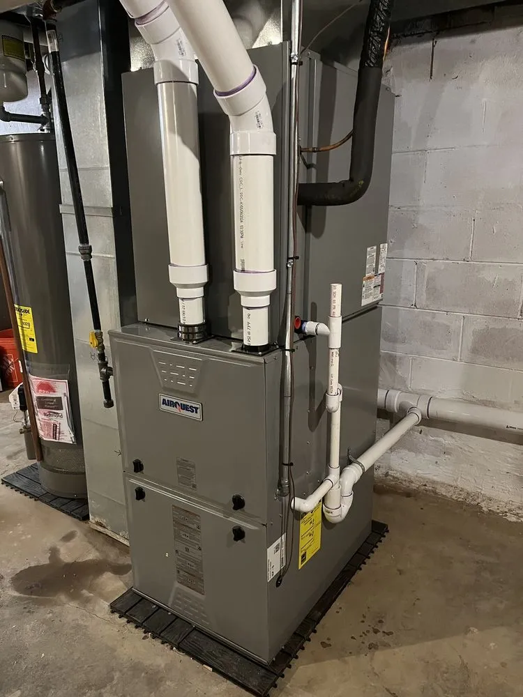 Affordable electrician providing emergency electrical service in Miller, MO - Jmr Construction & Renovation