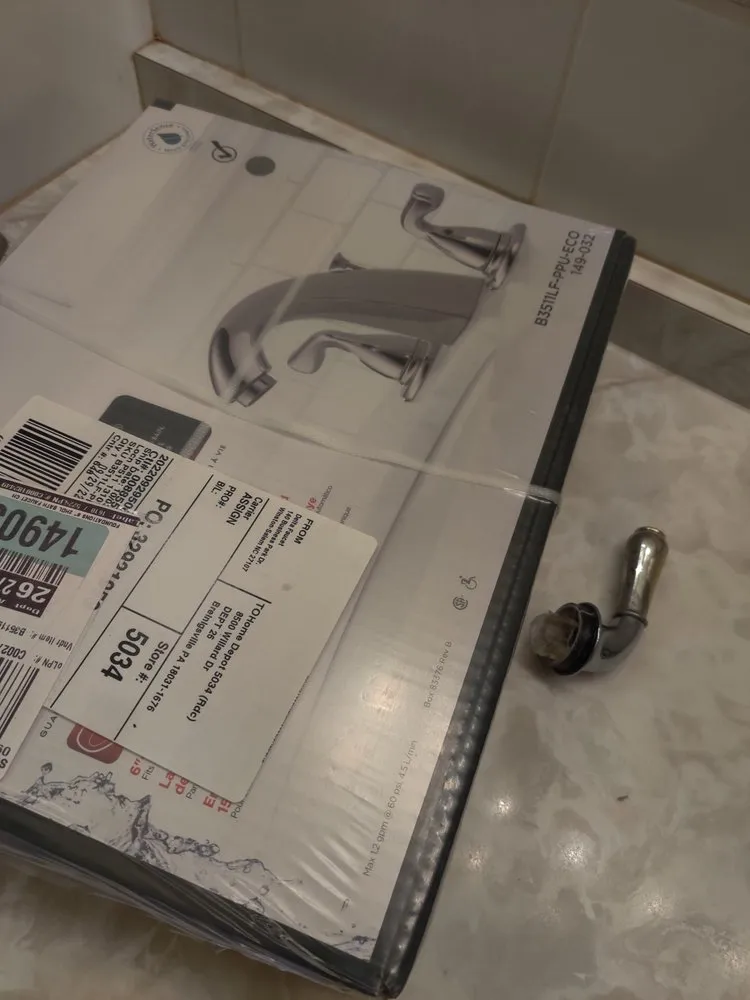 Emergency electrician providing outlet and switch repair in , 