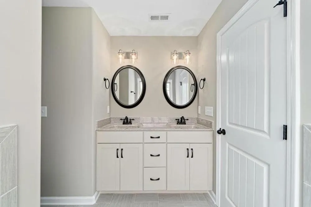 Slide of Jodi's Cabinets Sales