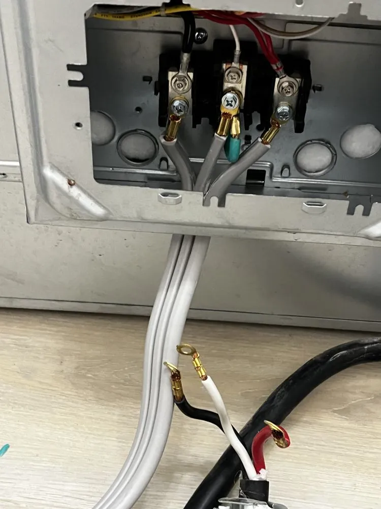 Emergency electrical service for homes in circuit breaker repair,  by 