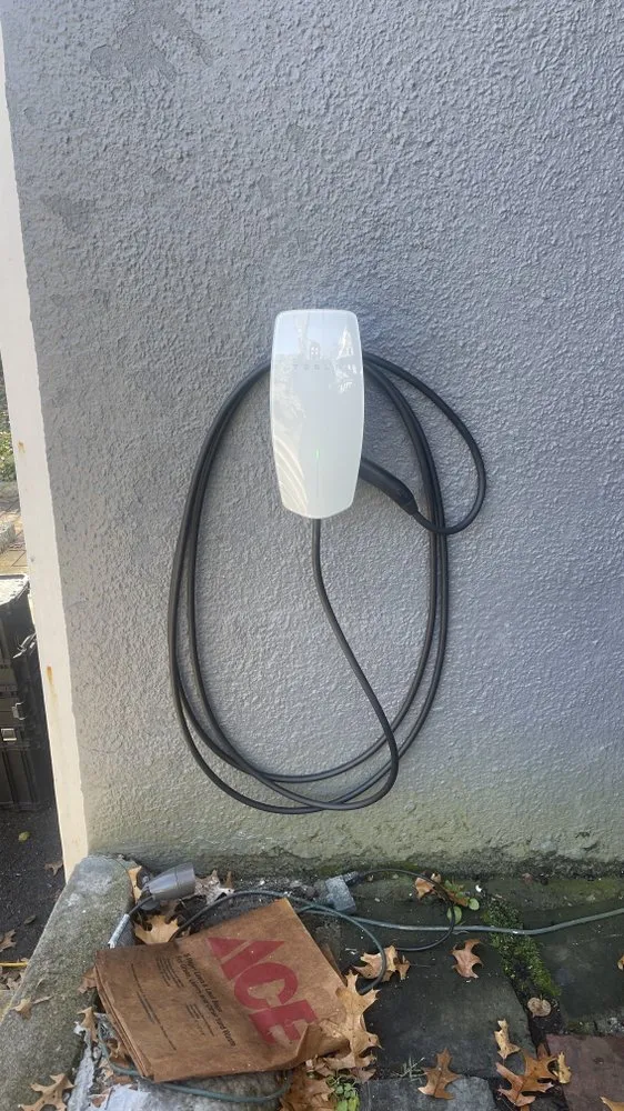 Trusted electrician providing lighting installation in , 