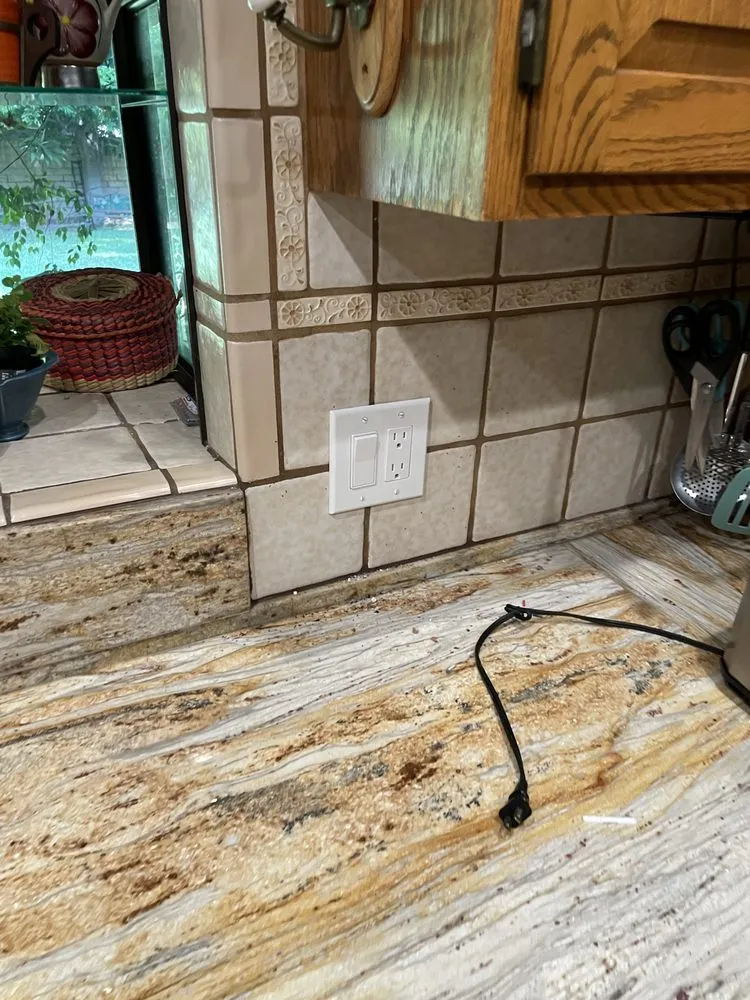 Slide of Joees Electric