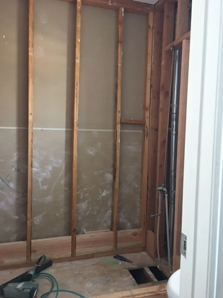 Trusted electrician providing emergency electrical service in ,