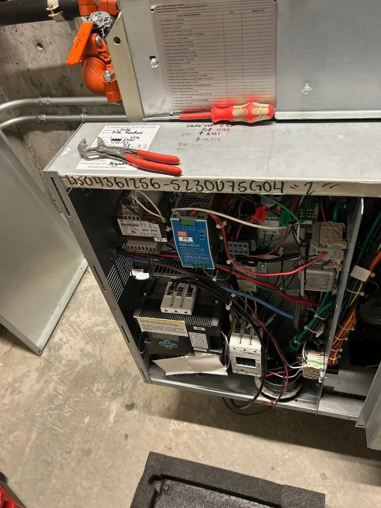 Slide of John-E-ElectriK