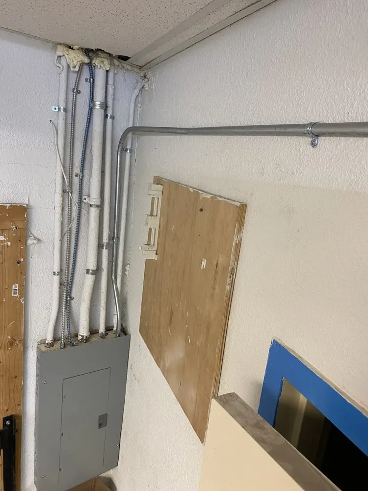 Reliable circuit breaker repair experts serving ,  - Johnatan Electric