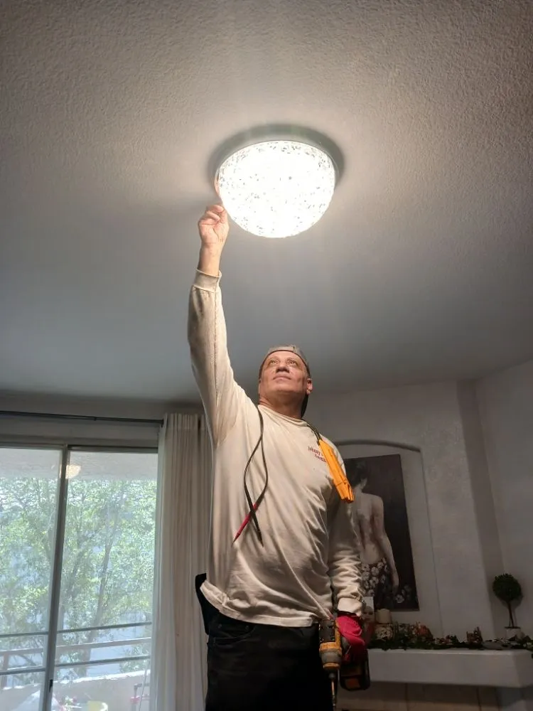 Slide of Johnny B1 Electric