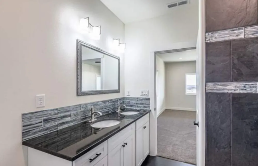 Slide of Johnny B1 Electric