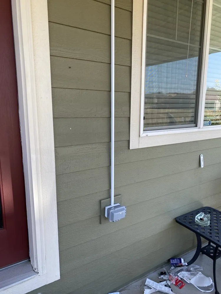 Professional electrician providing electrical repair in Porter, TX - Johnny Harris Electrical Services