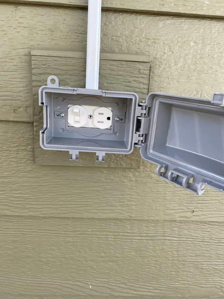 Certified emergency electrical service in Porter, TX by Johnny Harris Electrical Services
