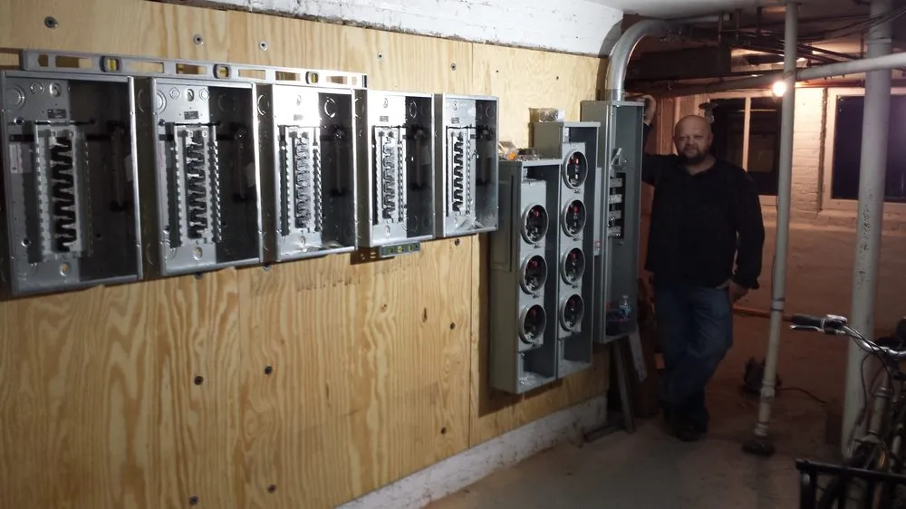 Reliable electrician providing circuit breaker repair in , 