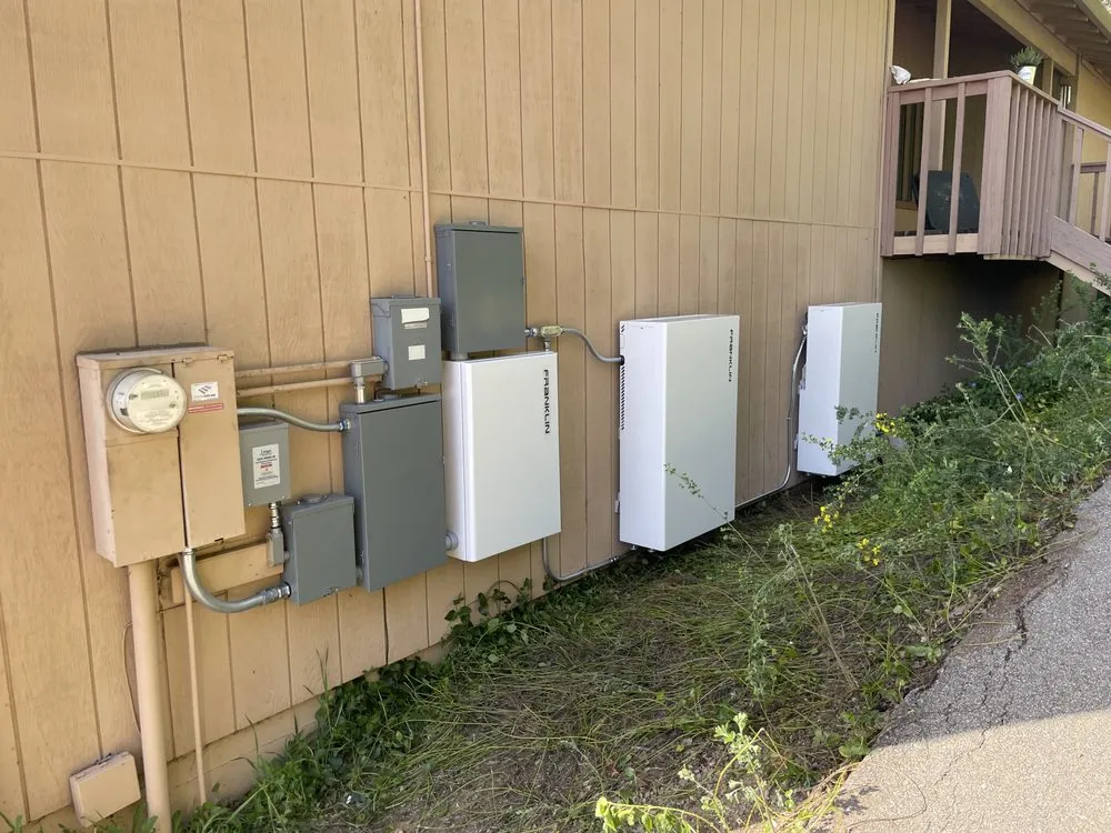 Slide of Joie Electric