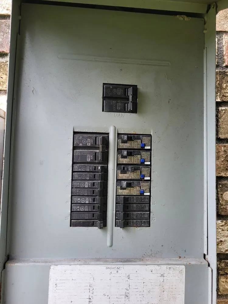 Expert outlet and switch repair in ,  by Jolof Electrical