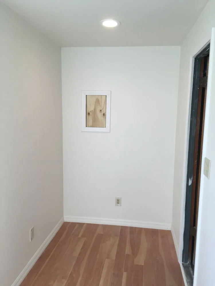 Licensed electrical service for homes in outlet and switch repair, by