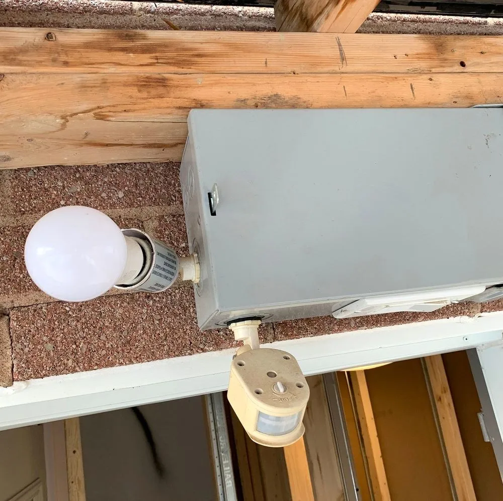 Certified electrician providing lighting installation in , 