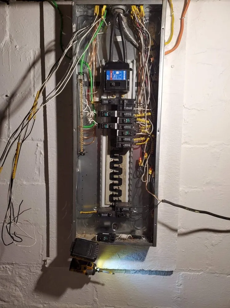 Affordable electrician providing circuit breaker repair in Williams Township, PA - Jorgensen Electric