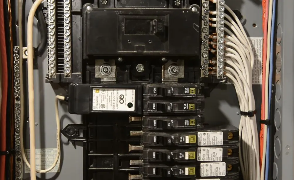 Slide of Jose Electrician