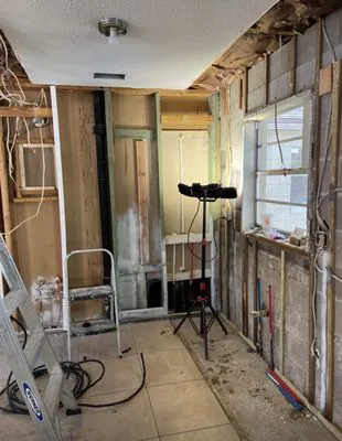 Jose Electrician Logo