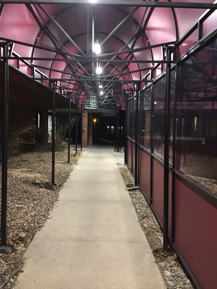 Expert electrician providing emergency electrical service in , 