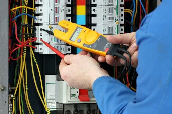 Certified electrician providing electrical repair in Huntignton Park, CA - Jose's Electrical and Iron Works