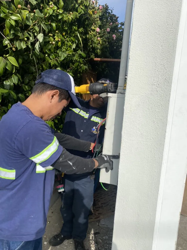 Slide of Josh the Honest Electrician