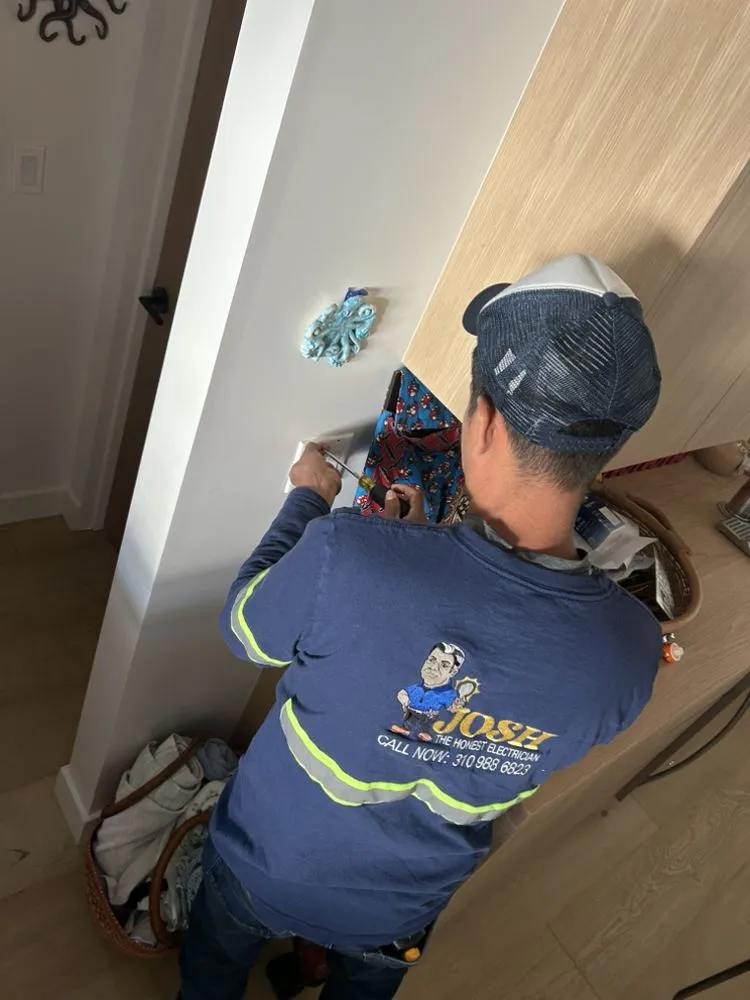 Slide of Josh the Honest Electrician